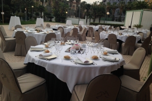terraza boda mesas